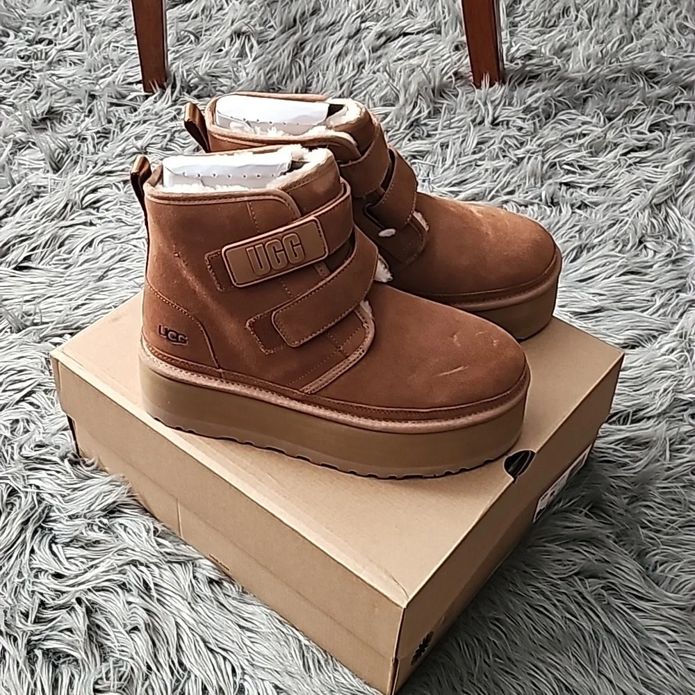 UGG NEUMEL PLATFORM sz 10 womens boots. Brand New in BOX!! Dont Miss Out!♡ Ches!